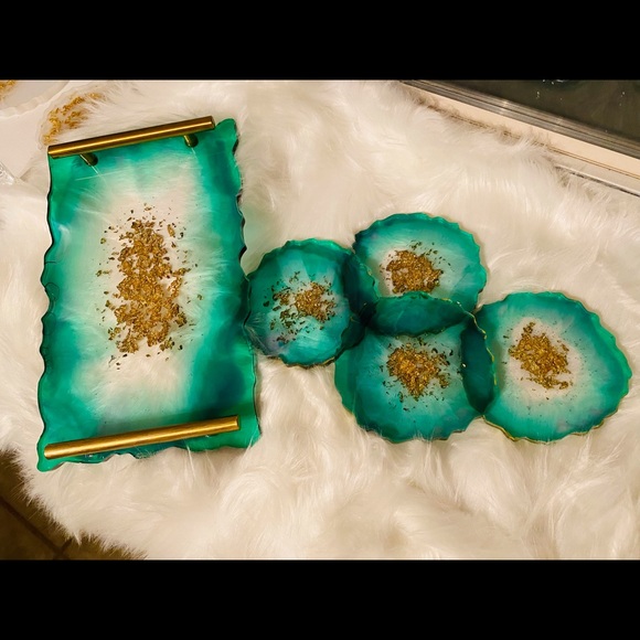 Handmade Green Resin Tray With Handles And Coasters - Picture 5 of 13